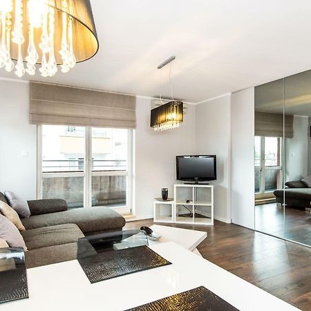 Super-Apartamenty Targi Poznanskie المظهر الخارجي الصورة