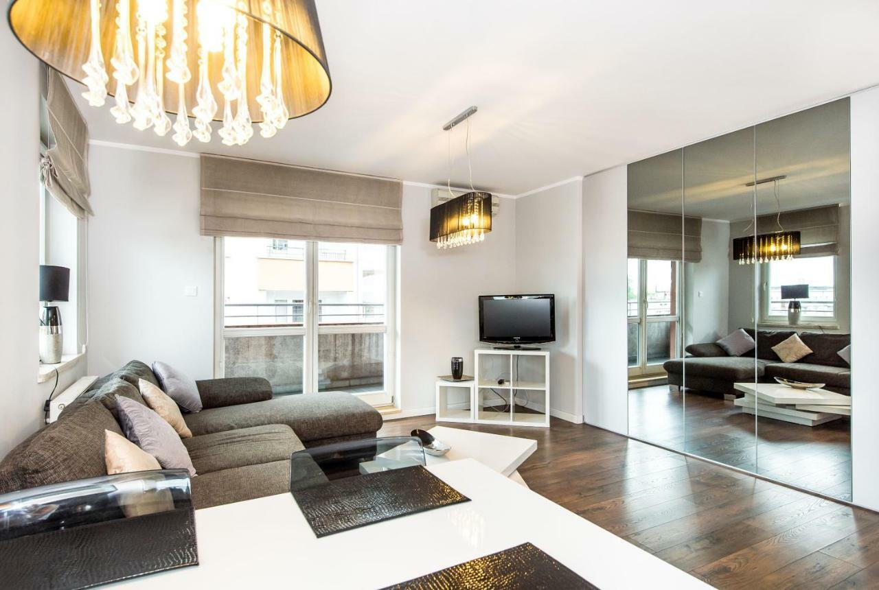 Super-Apartamenty Targi Poznanskie المظهر الخارجي الصورة