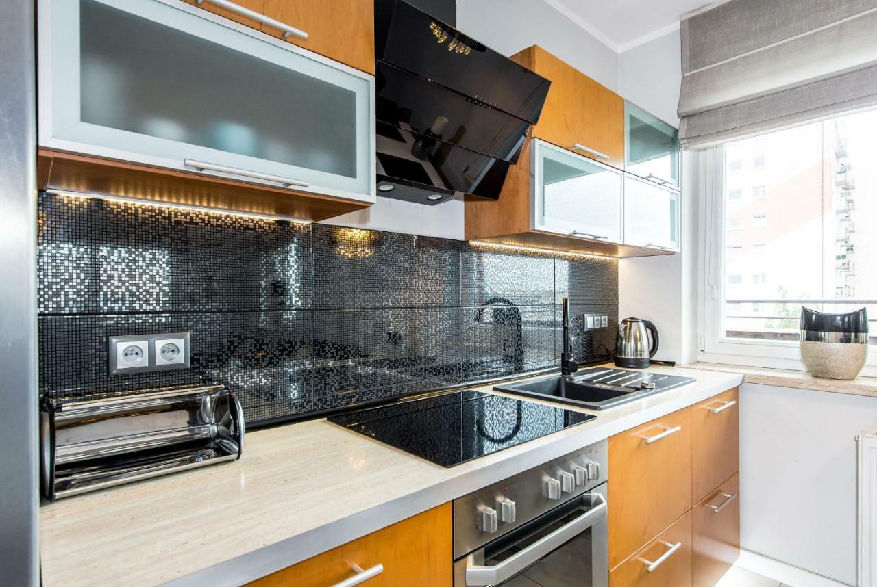 Super-Apartamenty Targi Poznanskie المظهر الخارجي الصورة